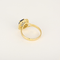 Anel em ouro amarelo 18k Safira