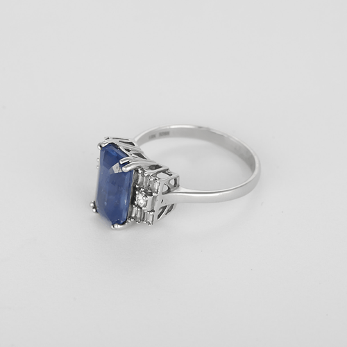 53 Bague en or blanc, diamants : 0,20 carat, saphir : 3,71 carats, Ceylan non chauffé 58 Facettes DV32631-1