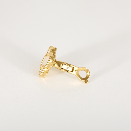 Van Cleef & Arpels Boucles d'oreilles Vintage Alhambra en Or jaune 18k nacre blanche