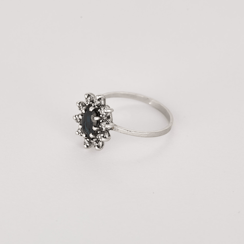 Ring Daisy in white gold, sapphire and diamonds