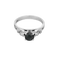 50 Bague en or blanc avec un saphir central, épaulé de diamants 58 Facettes DV32533-2