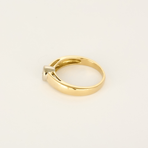 Ring Solitaire in yellow gold, white gold and diamonds