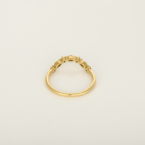 Anillo de oro amarillo de 18k diamantes