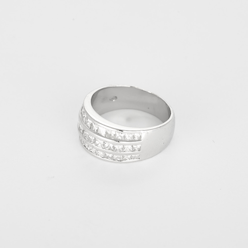 Anillo de oro blanco de 18k Diamante