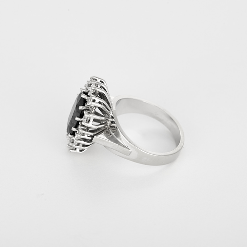 Anillo de Oro blanco 18k Zafiro y Diamante