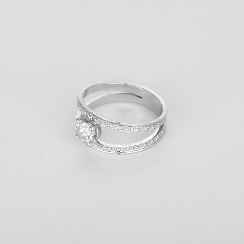 Anillo de oro gris de doble aro y diamante