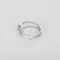 Anillo de oro gris de doble aro y diamante
