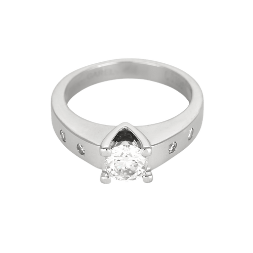 Anel em Ouro branco 18k Diamante