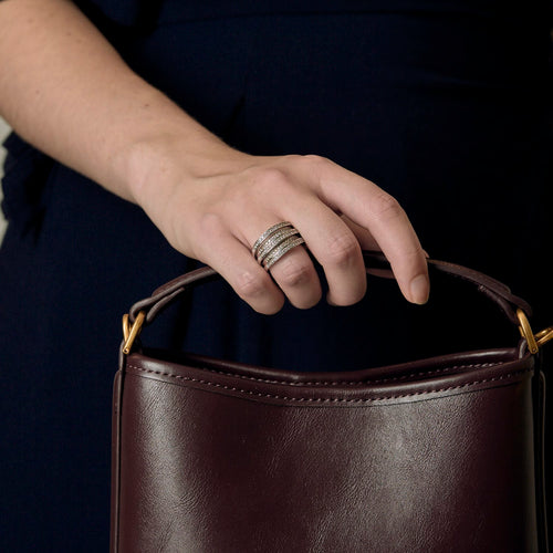 Elegant ring i hvitt gull og diamanter: 0,90 karat