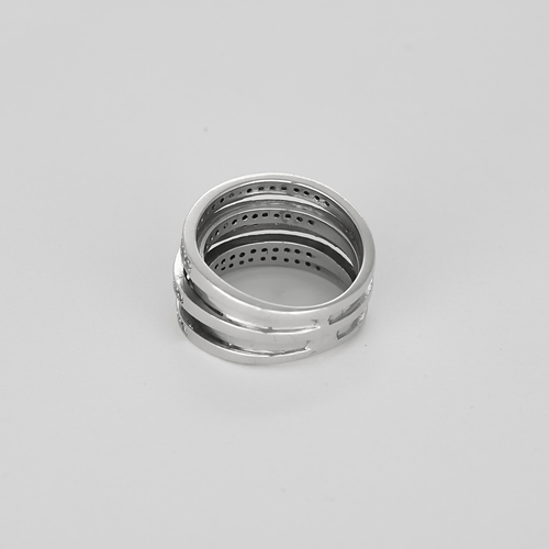 Elegant ring i hvitt gull og diamanter: 0,90 karat