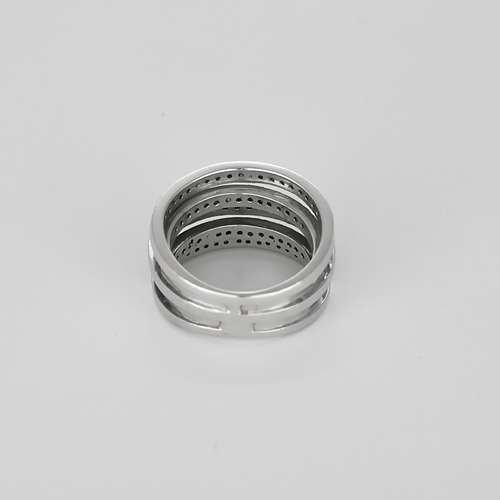 Elegant ring i hvitt gull og diamanter: 0,90 karat
