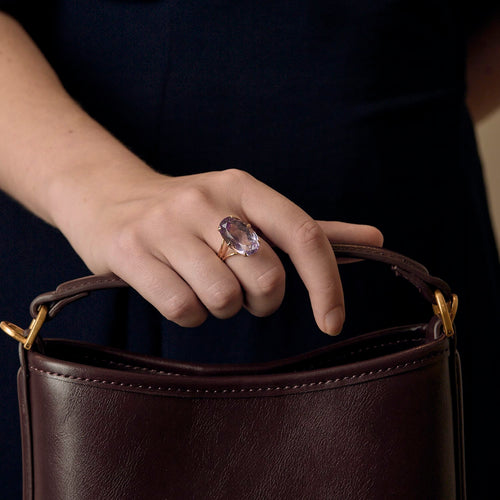 Bague cocktail en or jaune et améthyste