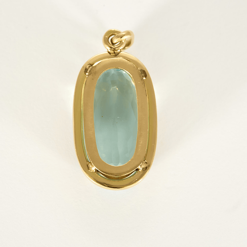 Yellow gold and aquamarine pendant: 15 carats