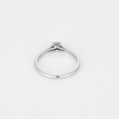 Tiffany & Co - Pierścionek Pierścionek z jednym kamieniem z Platyna (950 tysięcznych)