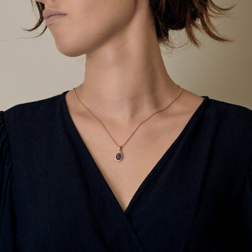 Yellow gold, diamond and sapphire pendant: 1.50 carat