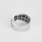 Ring aus Weißgold, Diamanten und schwarzen Diamanten