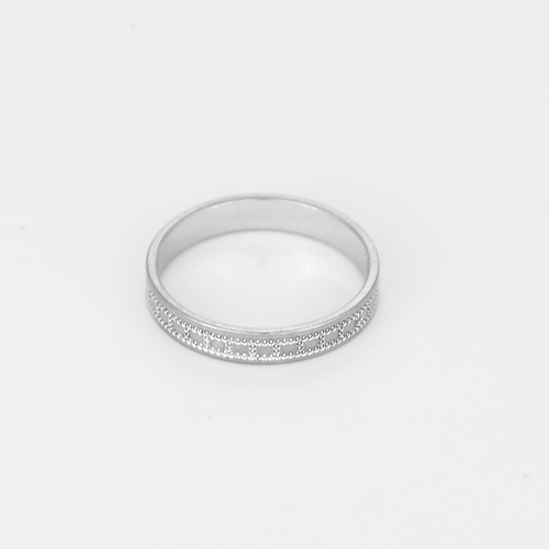 Anel em ouro branco de 18k
