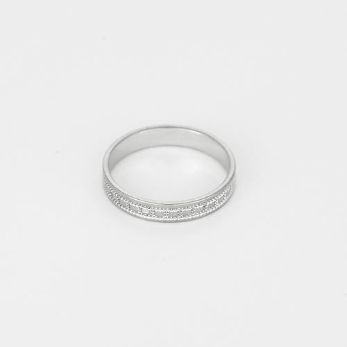 Anel em ouro branco de 18k