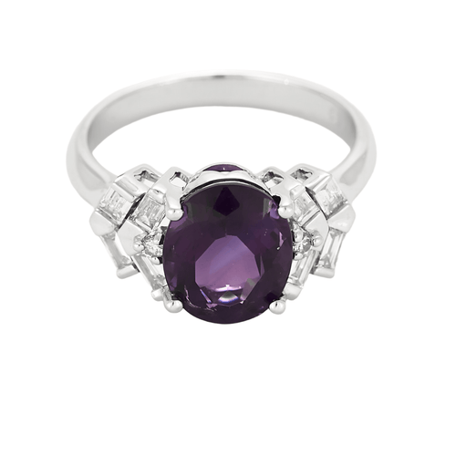 Ring aus Weißgold, Amethyst und Diamanten