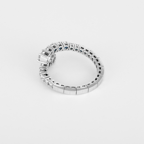 Bague jonc ouvert en or blanc et diamants
