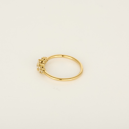 Elegantti 18k keltakultasormus timanteilla