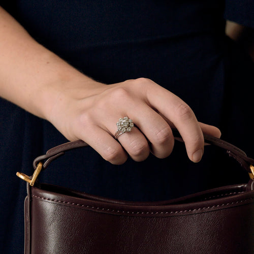 White gold ring, diamonds Daisy