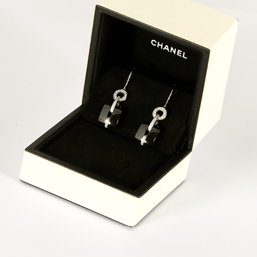 Chanel - Ultra - Kolczyki z białego złota, diamenty: 0,40 karata i czarna ceramika