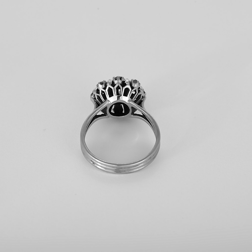 Ring Marguerit i hvidguld og diamanter: 0,08 carat