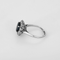 55 Bague Marguerite en or blanc, saphir et diamants 58 Facettes DV0745-1-54-3