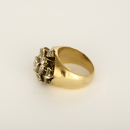18k Yellow Gold Ring (750 thousandths) and Diamonds