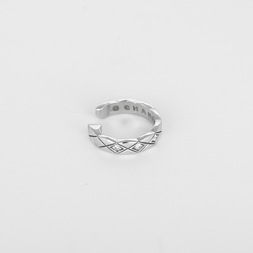 CHANEL - Coco Crush - White gold and diamond earrings
