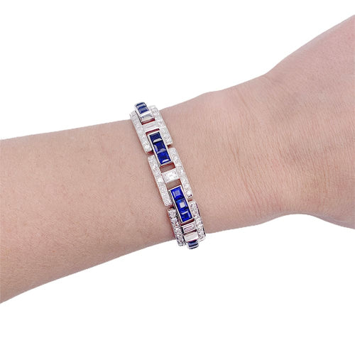 Bracelet Bracelet Art déco en platine, saphirs calibrés et diamants 58 Facettes 32336