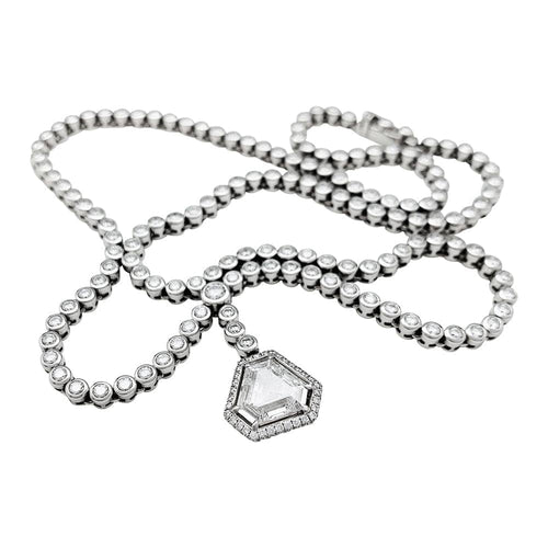 Collier Collier cravate rivière en or blanc 750 serti de diamants 58 Facettes 25379