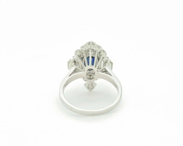 Bague Bague en or blanc 18 ct avec saphir 2,50 ct et diamants 1,50 ct 58 Facettes 7412