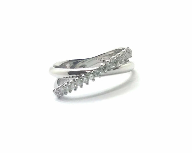 Bague Bague en or blanc avec diamants 58 Facettes 6146