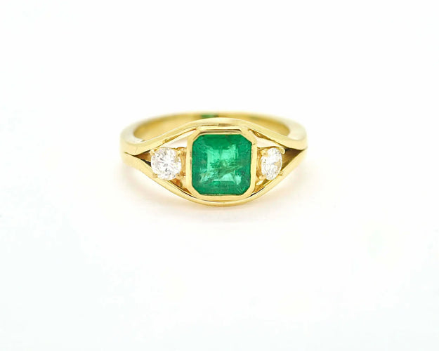 Bague Bague en or jaune 18 ct avec émeraude de Zambie 1,38 ct et diamants 58 Facettes 10519