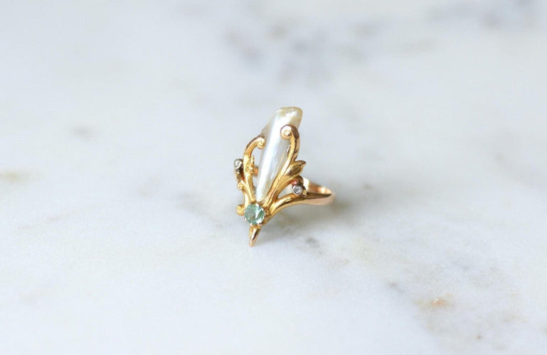 Yüzük 53 Art Nouveau yüzük, sarı ve pembe altın ile barok inci ve pırlantalar 58 Facettes