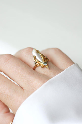 Yüzük 53 Art Nouveau yüzük, sarı ve pembe altın ile barok inci ve pırlantalar 58 Facettes