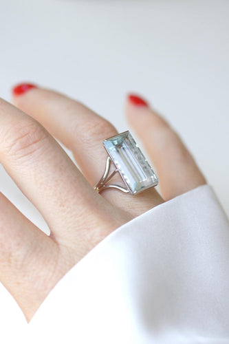 Ring 58 Rektangulær cocktailring med akvamarin 8,00 ct i 18k hvitt gull 58 Facettes