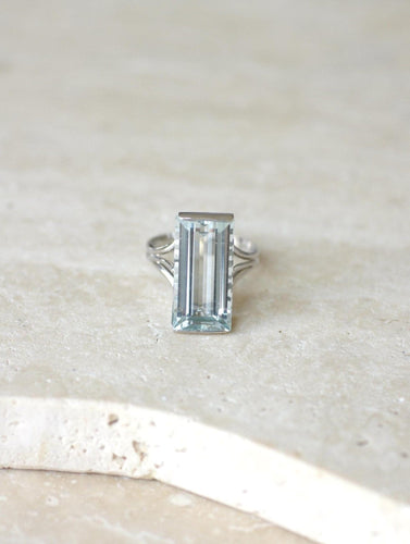 Ring 58 Rektangulær cocktailring med akvamarin 8,00 ct i 18k hvitt gull 58 Facettes