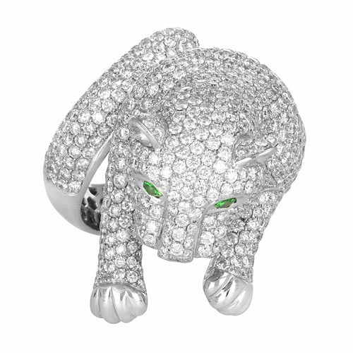 Bague 55 Bague tête de lionceau en or blanc avec diamants et émeraudes 58 Facettes 61E00474
