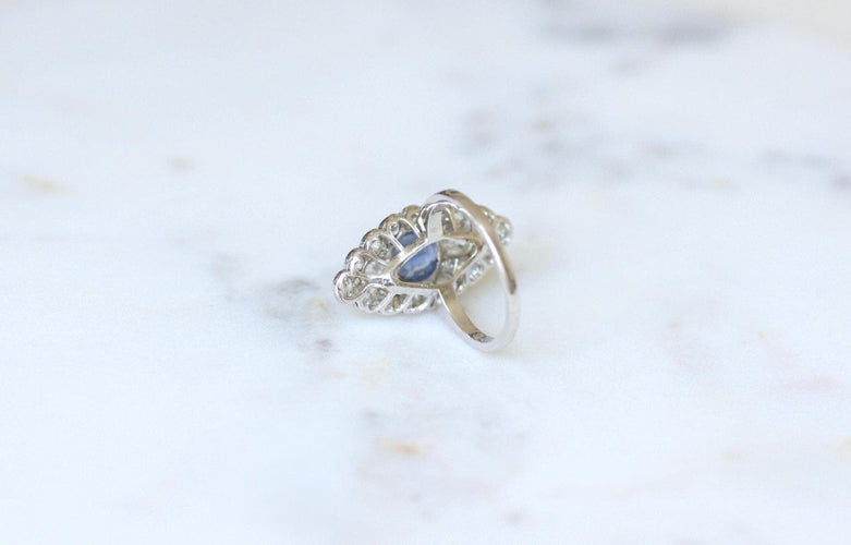 58号戒指，马奎斯戒指Art Deco，材质为铂金，锡兰蓝宝石和钻石58 Facettes