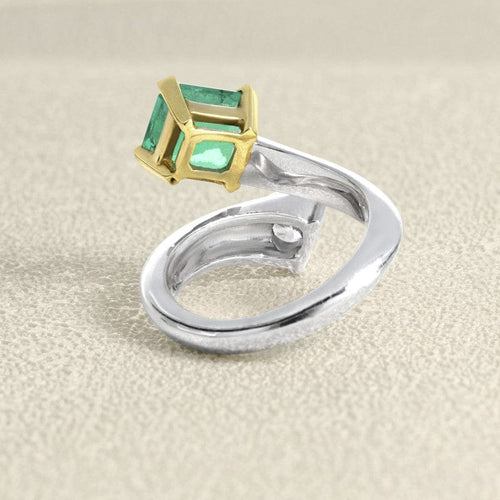 Bague 51 Bague en or gris 18 carats avec émeraude de Colombie et diamant 58 Facettes 61300002