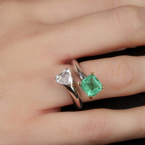 Bague 51 Bague en or gris 18 carats avec émeraude de Colombie et diamant 58 Facettes 61300002