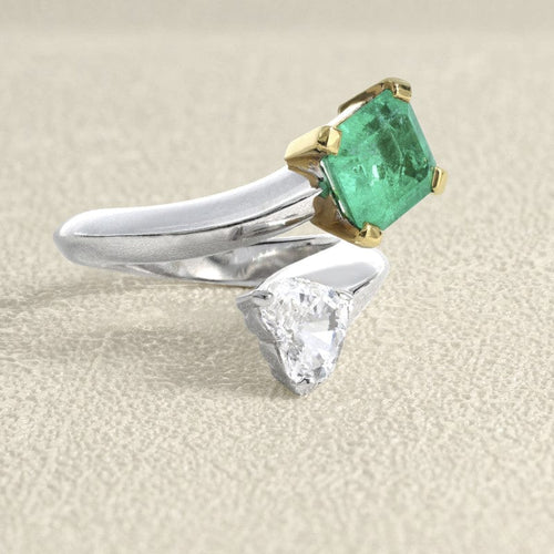 Bague 51 Bague en or gris 18 carats avec émeraude de Colombie et diamant 58 Facettes 61300002