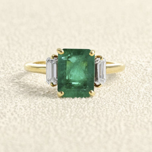 Bague 50.5 Bague en or jaune 18 carats à émeraude et diamants 58 Facettes 61300066