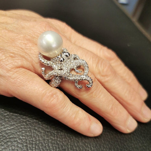 Bague 52 Bague pieuvre en or blanc 18 carats, perle et diamants 58 Facettes 61400017