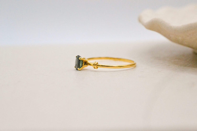 Inel 54 Inel Inel solitar din aur galben de 18 carate și safir 58 Facettes 3811