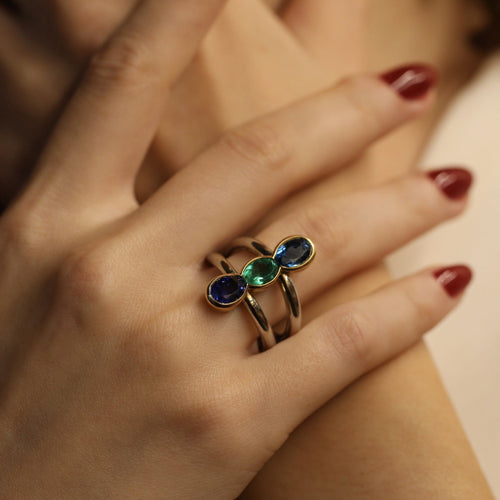 Bague 57 Bague trilogie en or gris et jaune 18 carats avec émeraude, saphir et topaze 58 Facettes FB11085