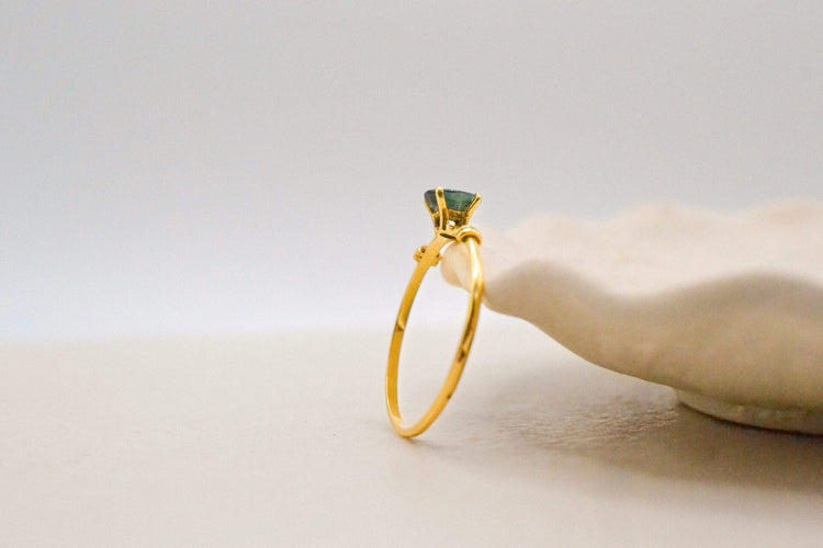 Inel 54 Inel Inel solitar din aur galben de 18 carate și safir 58 Facettes 3811